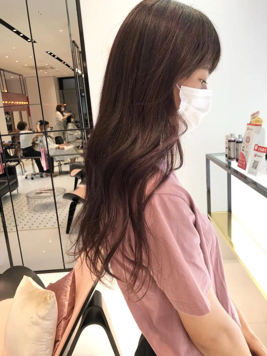 ロング カラー ハイライトカラー ハイライト 相川 愛実のヘアスタイル