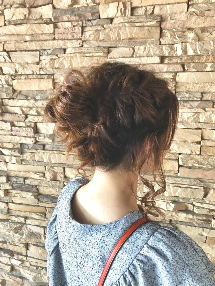 ミディアム ヘアアレンジ 【サンバイエム】 公式のエステ・リラクイメージ