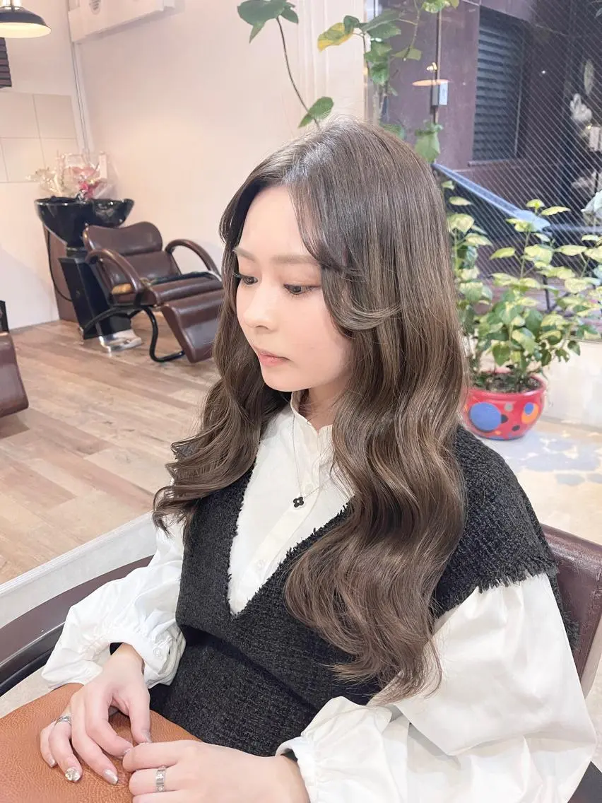 ロング カラー ベージュカラー 髪質改善で 憧れの潤艶美髪にのヘアスタイル