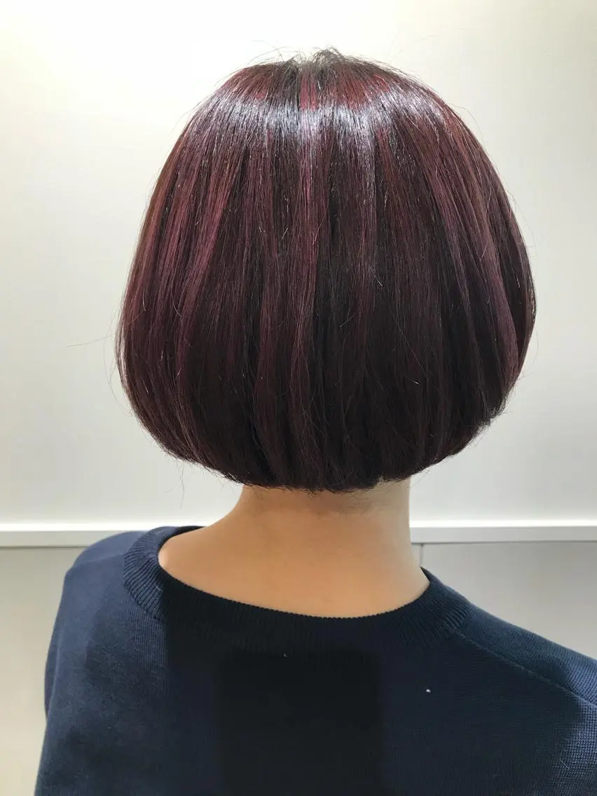 ショート カラー 小栗 麻衣のヘアスタイル