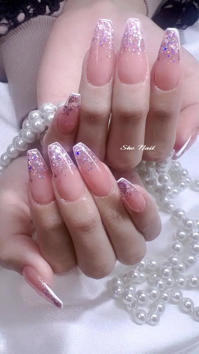 ネイル 長さ出し 持ち込み ストーンネイル ネイルチップ ISA_ BELLAのネイルデザイン
