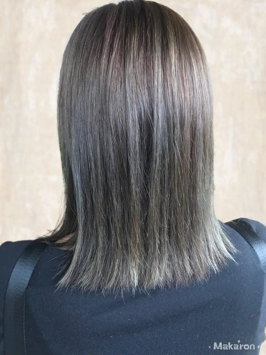 ミディアム カラー アッシュ hair works raptureのヘアスタイル