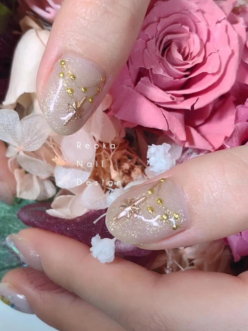 ミディアム ネイル ハンドネイル Blowe ニュアンスのネイルデザイン