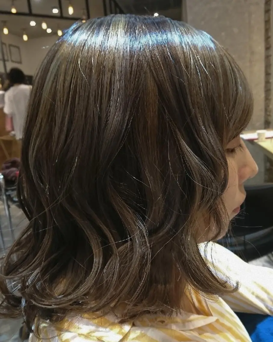 ミディアム ハイライト カット ヘアカラー トリートメント センター南 SEIJIのヘアスタイル