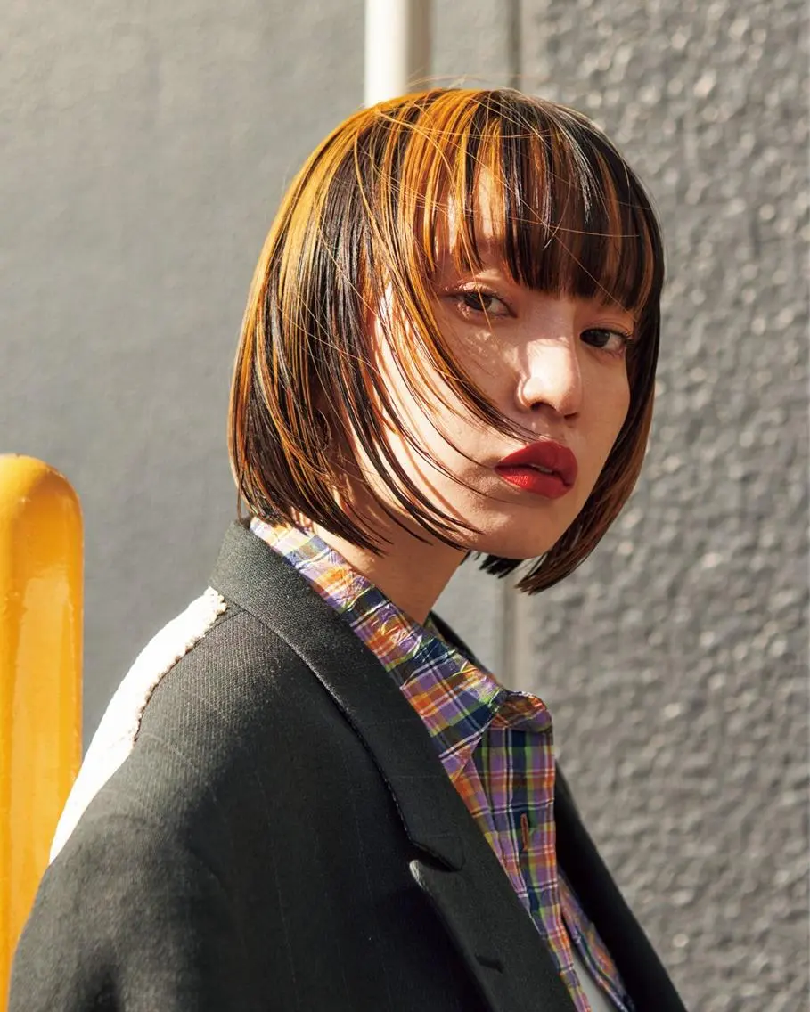 ショート カラー 黒髪 デザインカラー グレーブラック イエローカラー 似合わせカット ケアパーマ喜来雅由のヘアスタイル