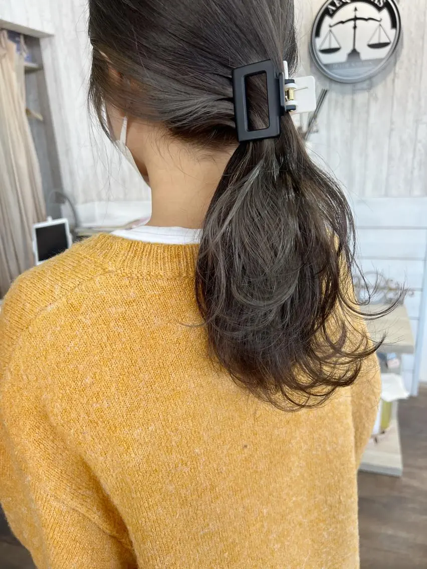 セミロング ボブ ハイライト 髪質改善 小顔カット トリートメント 初めてでも失敗しない 透明感カラー Miiのヘアスタイル