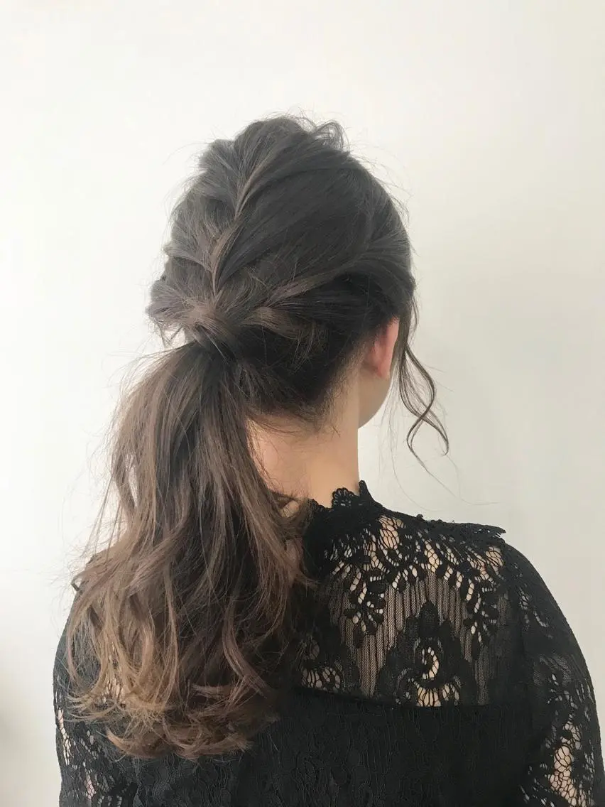 ヘアアレンジ いけだ　ひかり ハイライトくびれヘアのヘアスタイル
