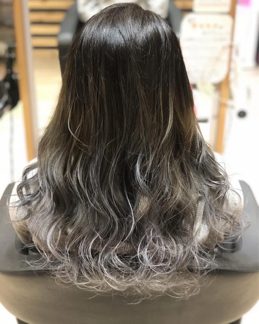 カラー 早川 真幸のヘアスタイル