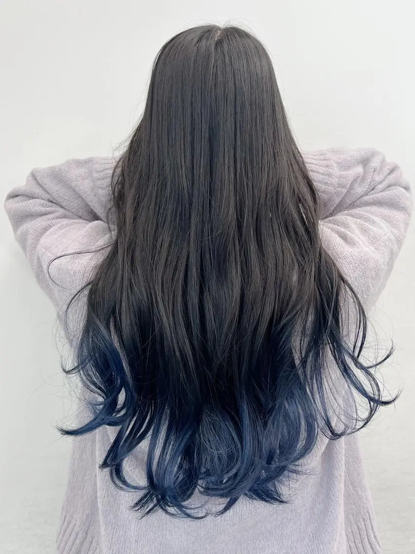 ロング カラー アディクシーカラー アッシュ ブルーカラー ダークアッシュ グレージュ 【公式】amble luxe池袋東口🩷のヘアスタイル