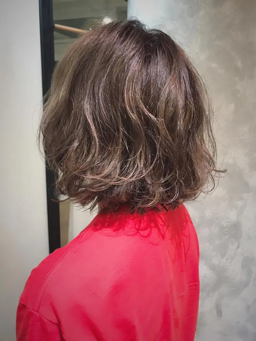 ミディアム カラー グラデーションカラー ハイライトカラー シルバー ハイライト 松村 崇弘のヘアスタイル