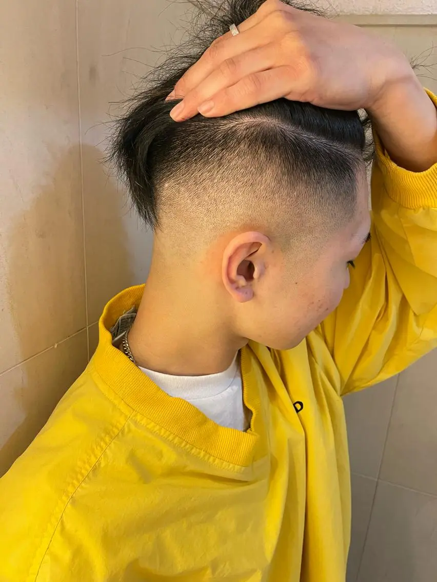 ショート メンズ フェードカット 大久保 竣太のヘアスタイル
