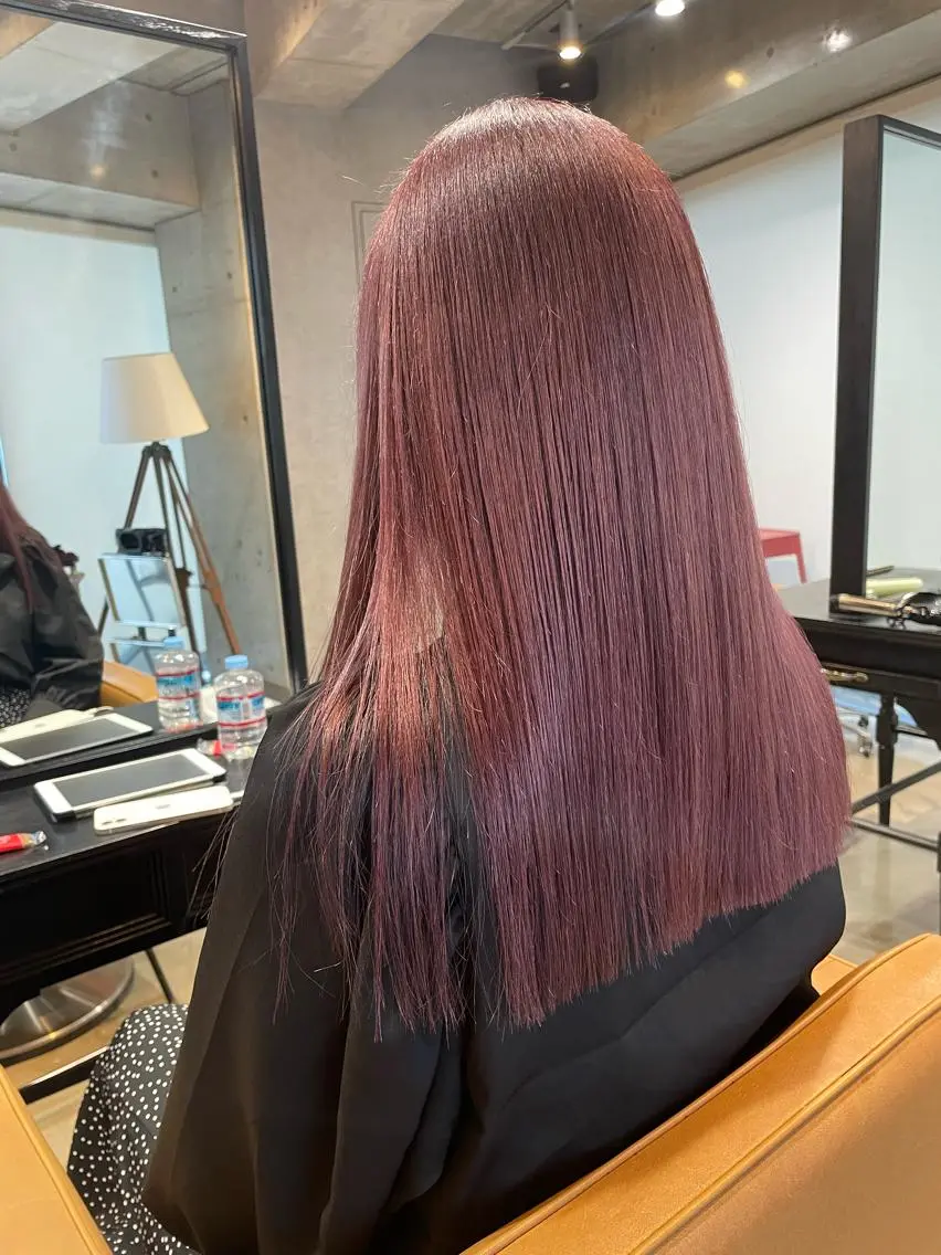 ロング カラー ブリーチ トリートメント kana .のヘアスタイル