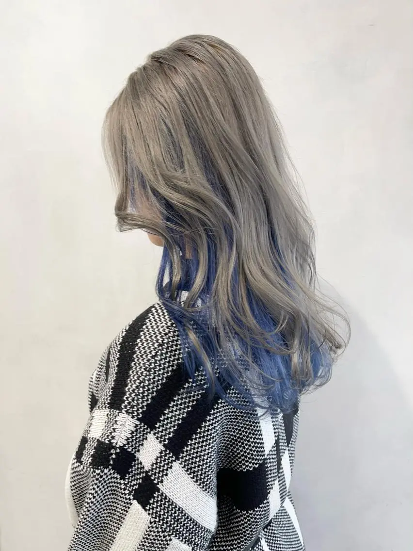 ロング カラー ブリーチ ケアブリーチ インナーカラー ヘアカラー トリートメント 🦋レイヤーカット ミドリカワ🦋のヘアスタイル