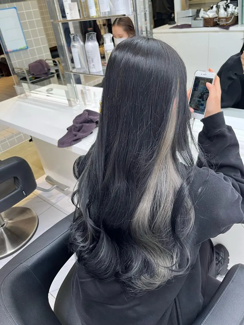 セミロング ヘアカラー トリートメント ヘッドスパ ヘアセット 寒色/ベージュヘア ブリーチありMiOのヘアスタイル