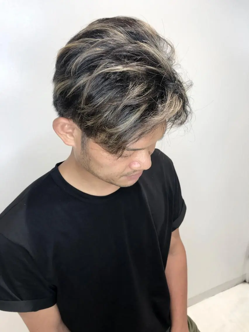 ショート メンズ メンズハイライト ハイライト 森本 笑のヘアスタイル