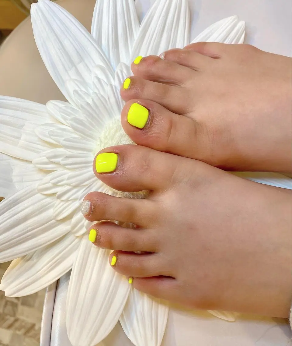 ネイル フットネイル 持ち込み 夏ネイル ♢ME2ROOM♢ #巻き爪#リラクのネイルデザイン