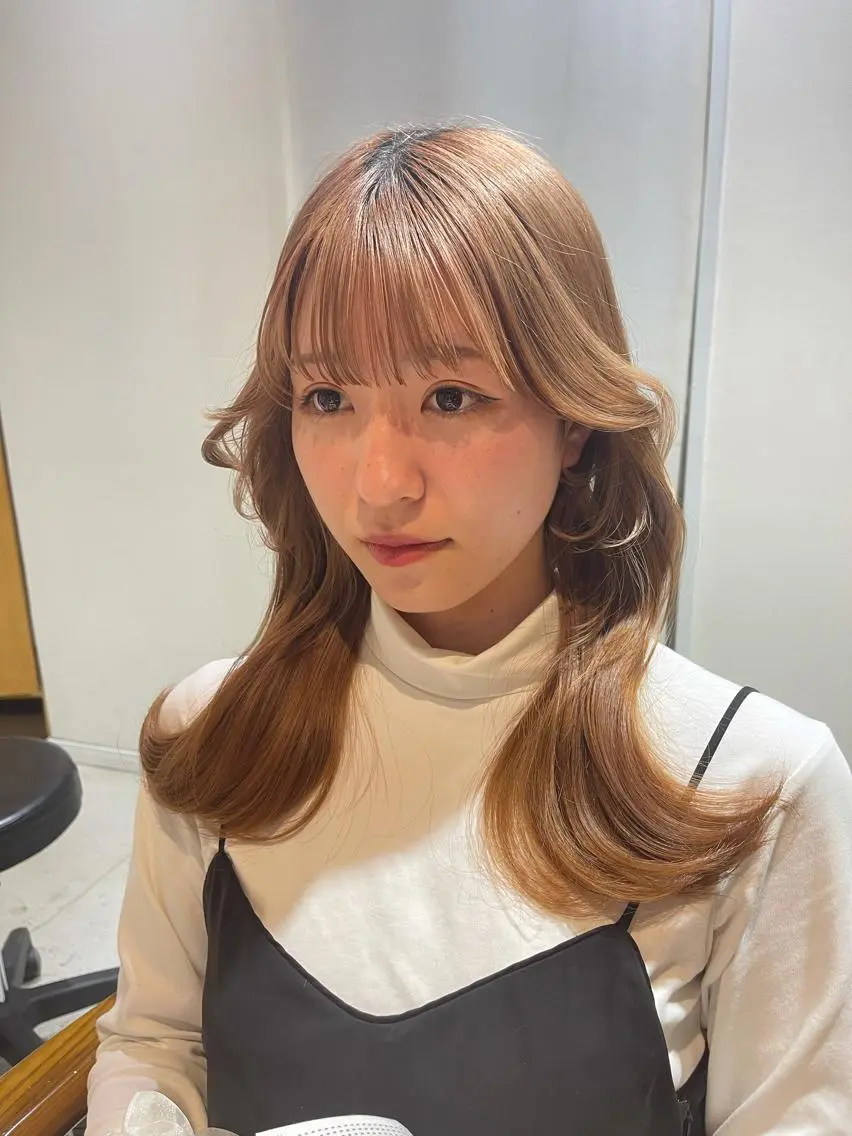 セミロング レイヤーカット 小山 悠のヘアスタイル