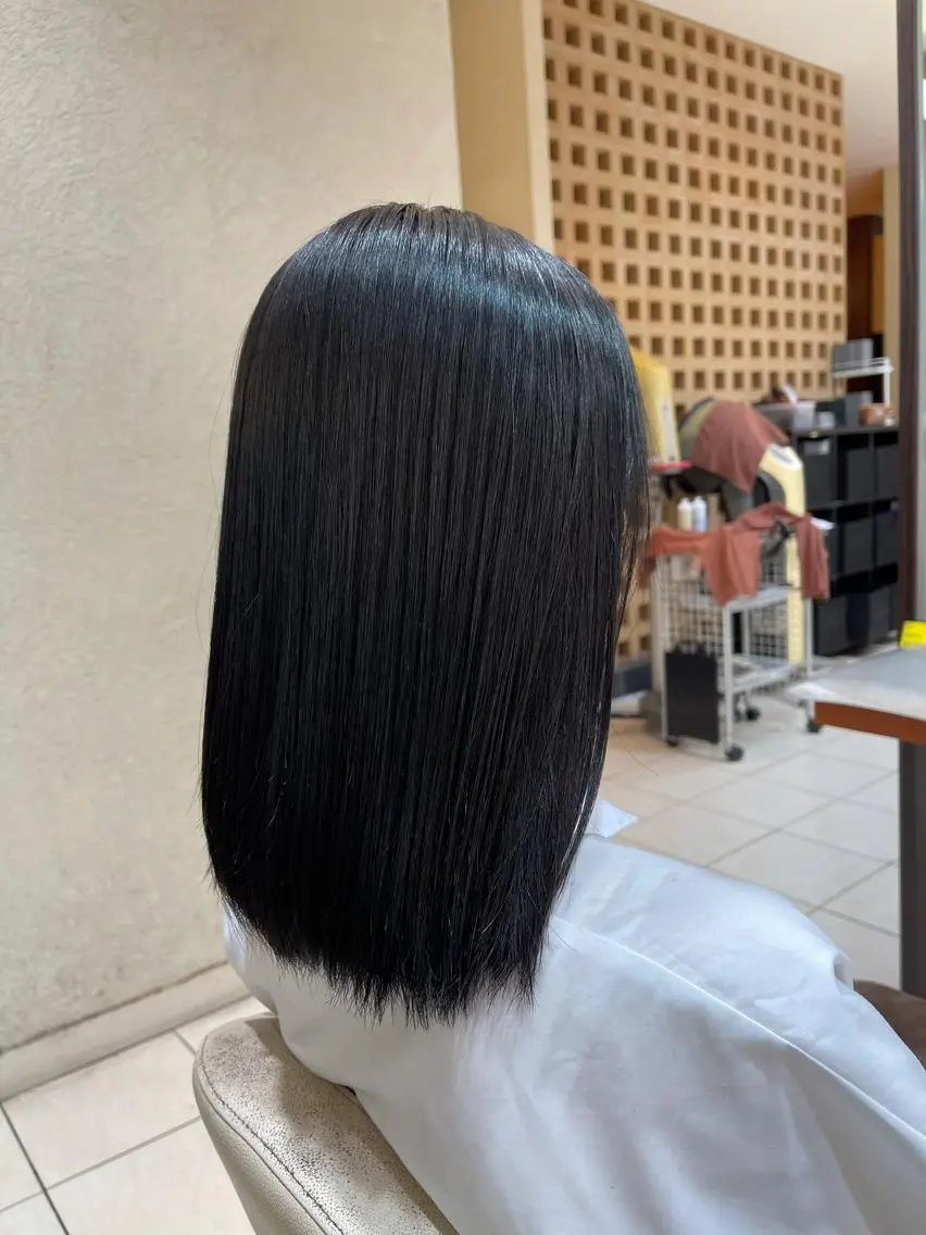 セミロング カラー 黒髪 ブルーカラー ブルーブラック カネヒラ リョウスケのヘアスタイル