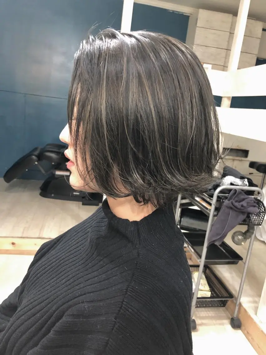 ミディアム カラー 鷺谷 玲奈のヘアスタイル