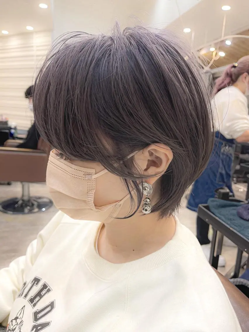 ショート カラー ブリーチ ケアブリーチ ダブルカラー シルバー バイオレットカラー OAK溝の口 𖠋SHINYAのヘアスタイル