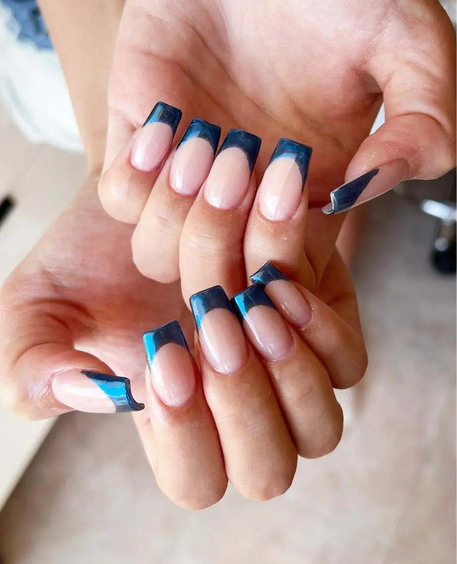 ネイル ブルー フレンチネイル ミラーネイル 夏ネイル ✾ NailRoom Latina🌻💓のネイルデザイン