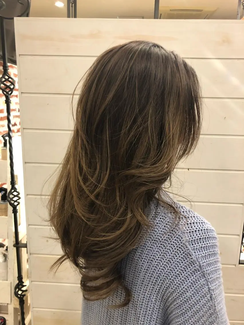 ロング カラー ハイライトカラー ハイライト 東恩納 誠のヘアスタイル