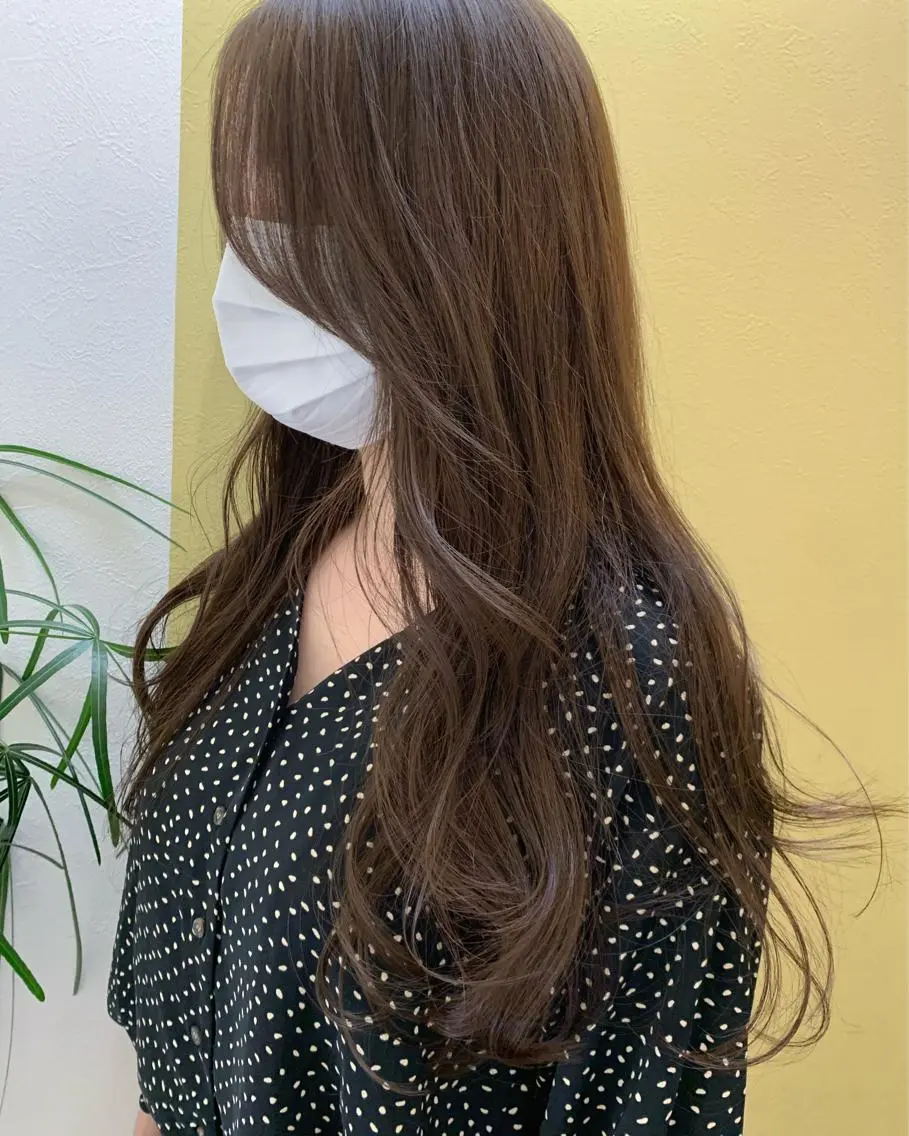 ロング カラー ベージュカラー ブリーチ 透明感カラー ブリーチなしカラー hubhair レイヤー/透明感のヘアスタイル