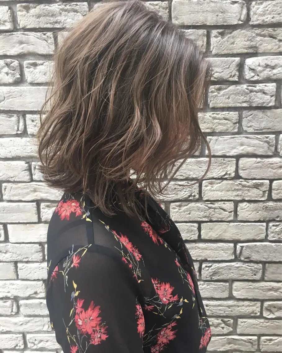ミディアム カラー ベージュカラー ラベンダーカラー ラベンダーベージュ レイヤーカット BLend 渋谷のヘアスタイル
