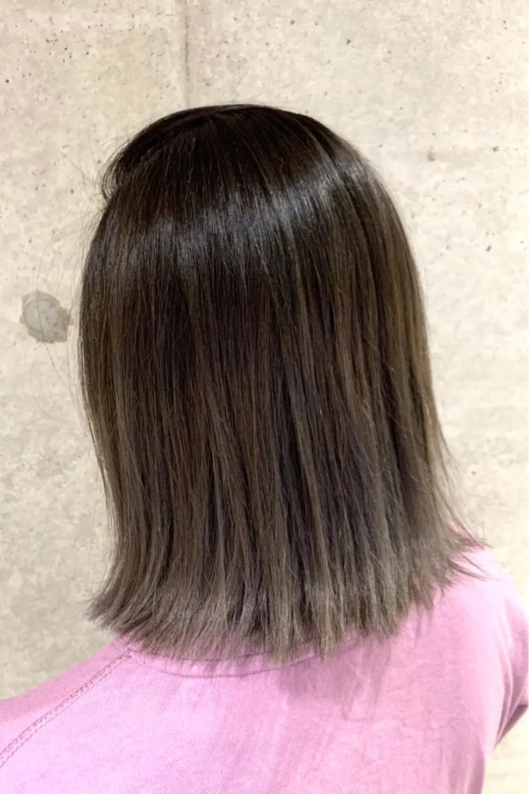 ミディアム カラー ヘアカラー ハイライトが 得意なニキです😊のヘアスタイル