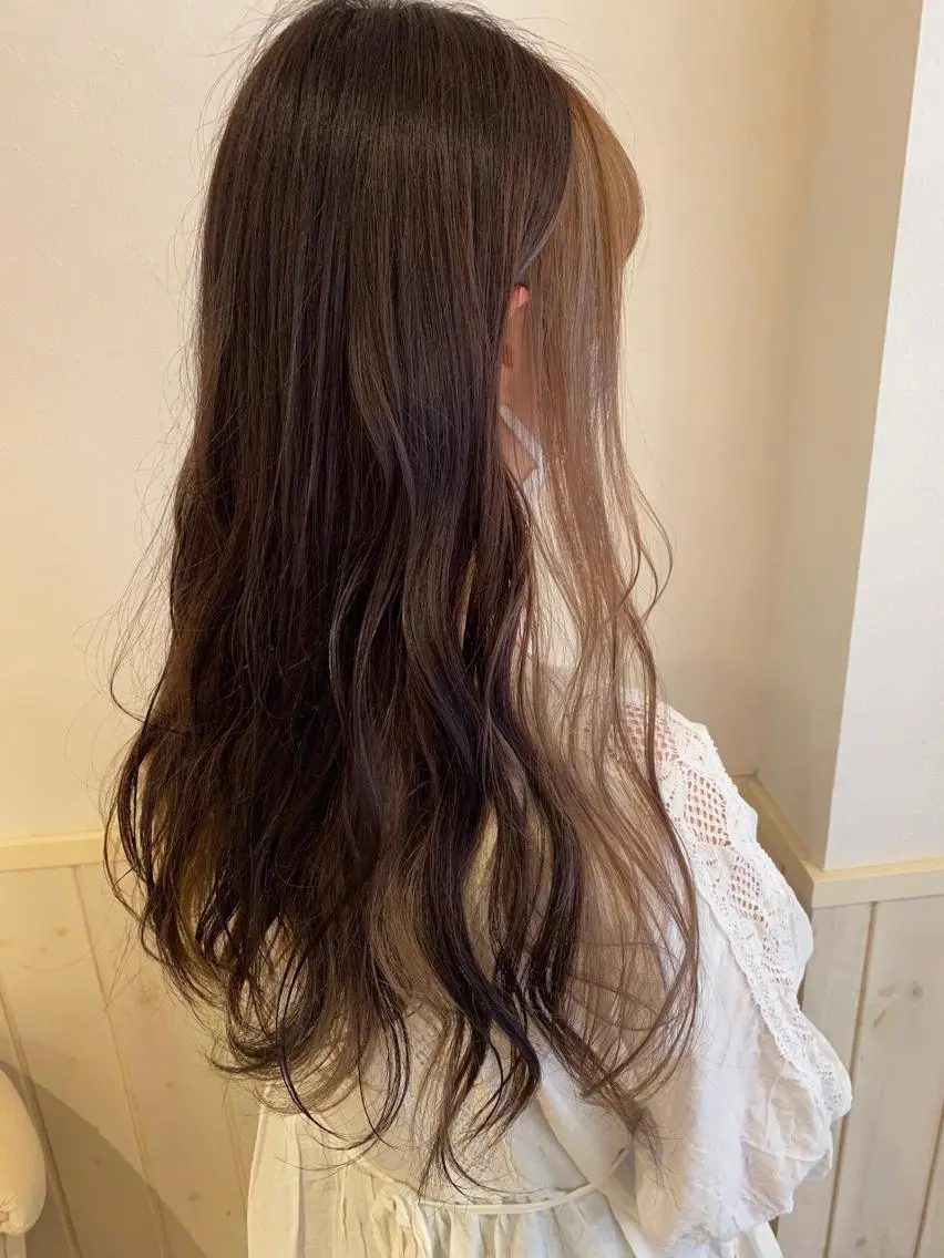 ロング カラー ヘアカラー 宮内 真乃のヘアスタイル