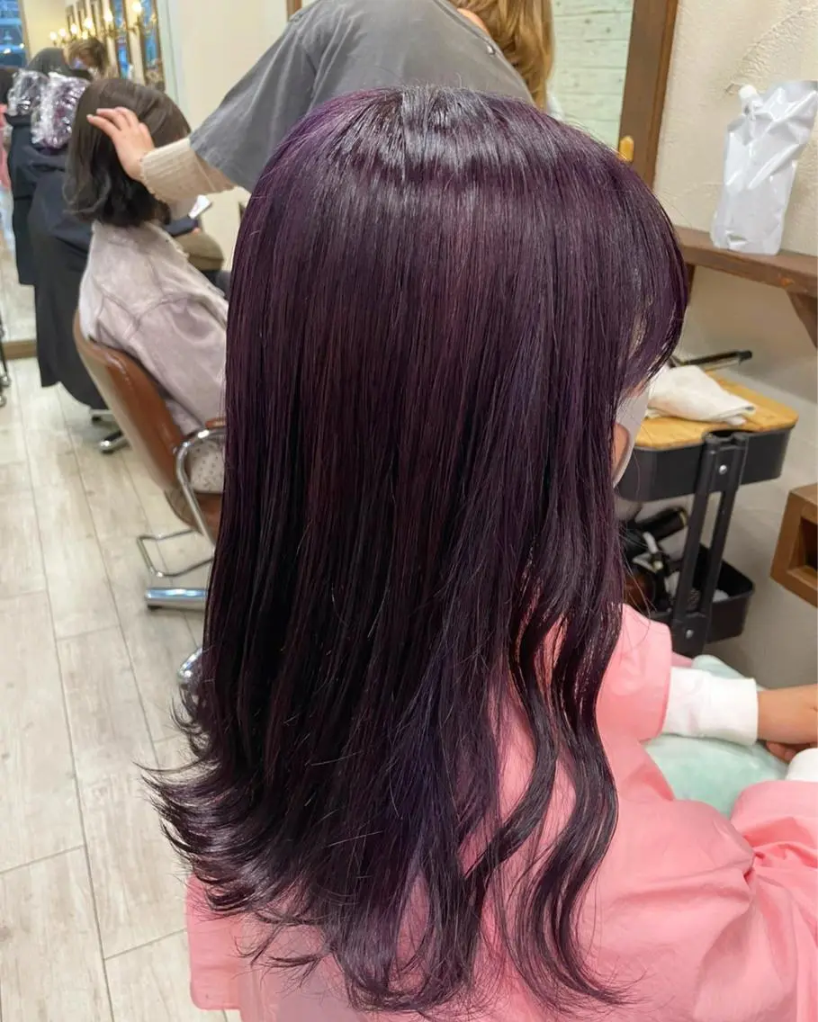 セミロング カラー ヘアアレンジ ブリーチ ボルドーカラー パープルカラー イワタ マハ/ minim hairのヘアスタイル