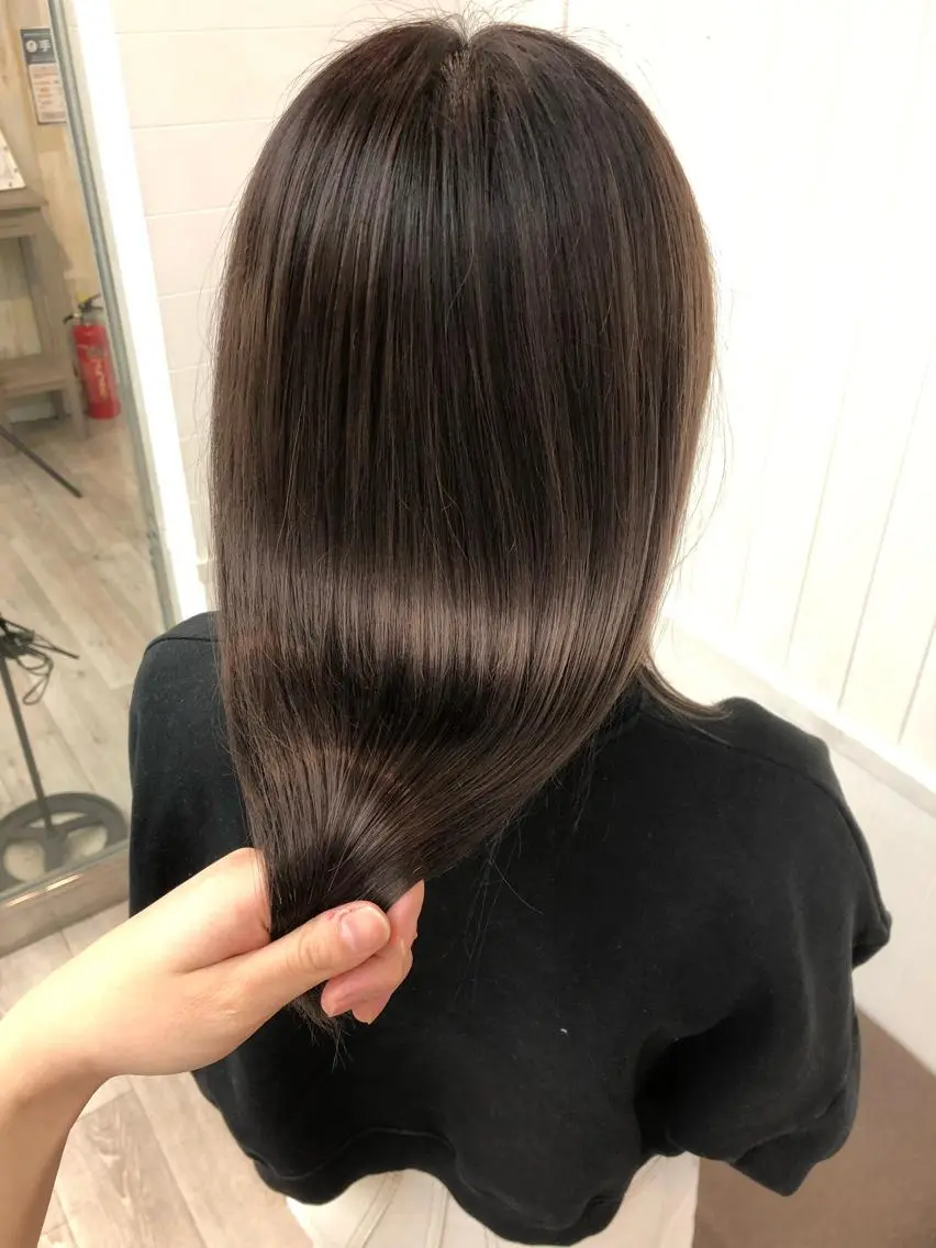 ロング カラー ヘアアレンジ アディクシーカラー アッシュ ベージュカラー 黒髪 ブリーチ カット トリートメント JURI🤎 ワンカールレイヤーのヘアスタイル