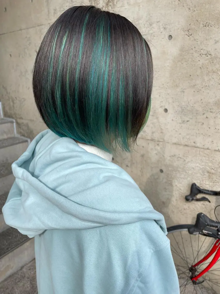 ショート カラー 日高 香織のヘアスタイル