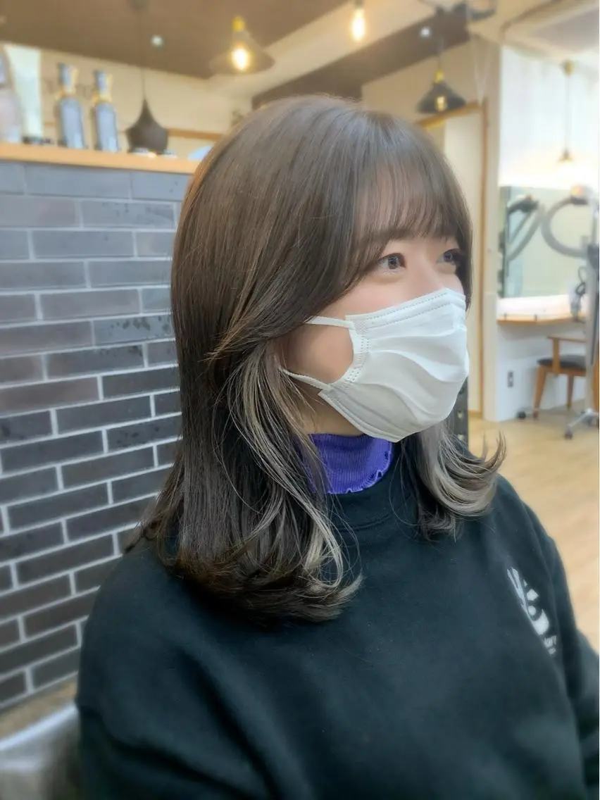 ミディアム カラー パーマ ヘアアレンジ メンズ キッズ ネイル マツエク・マツパ アイブロウ レイヤーカット/ 巻ける縮毛矯正のヘアスタイル