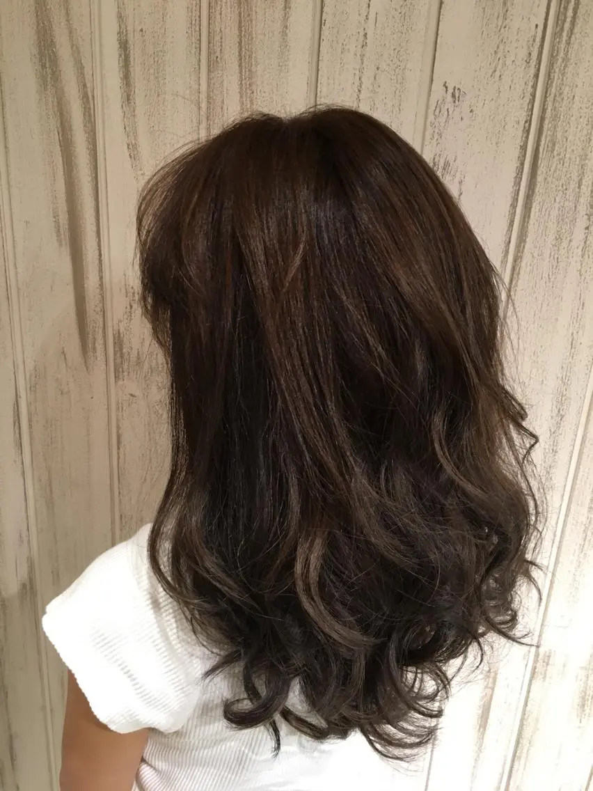 ロング カラー グレージュ ハイライトカラー ハイライト 永井大樹✨ 透明感カラー✨のヘアスタイル