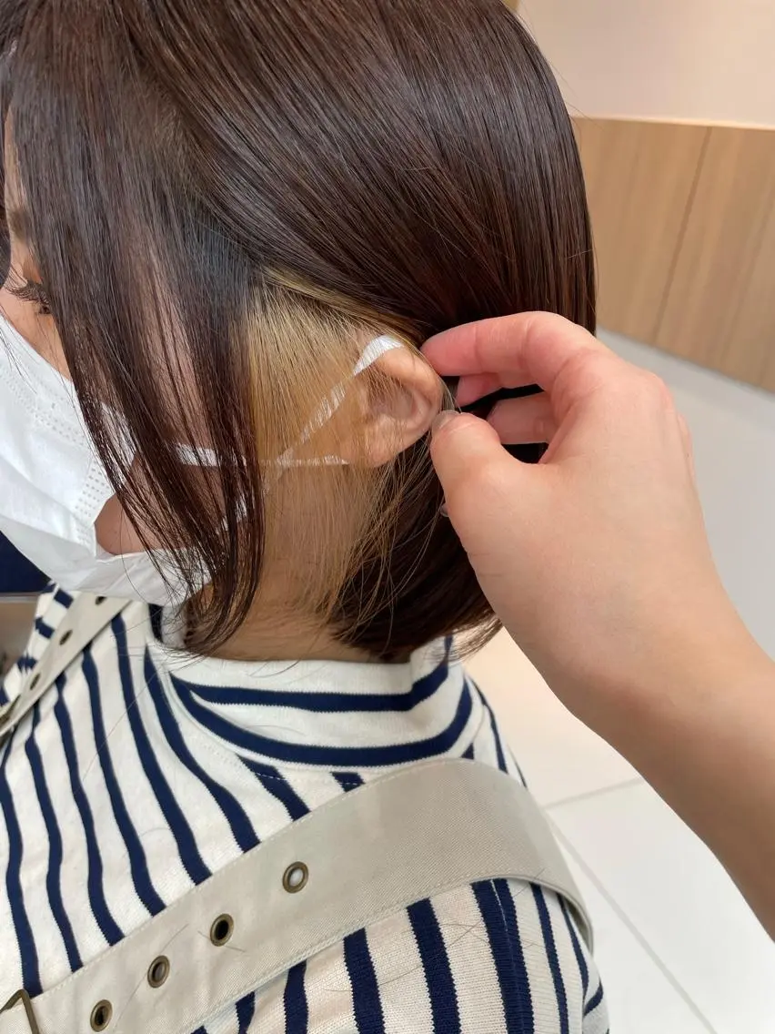 ショート カラー ベージュカラー イヤリングカラー BASSA ANNEX店のヘアスタイル