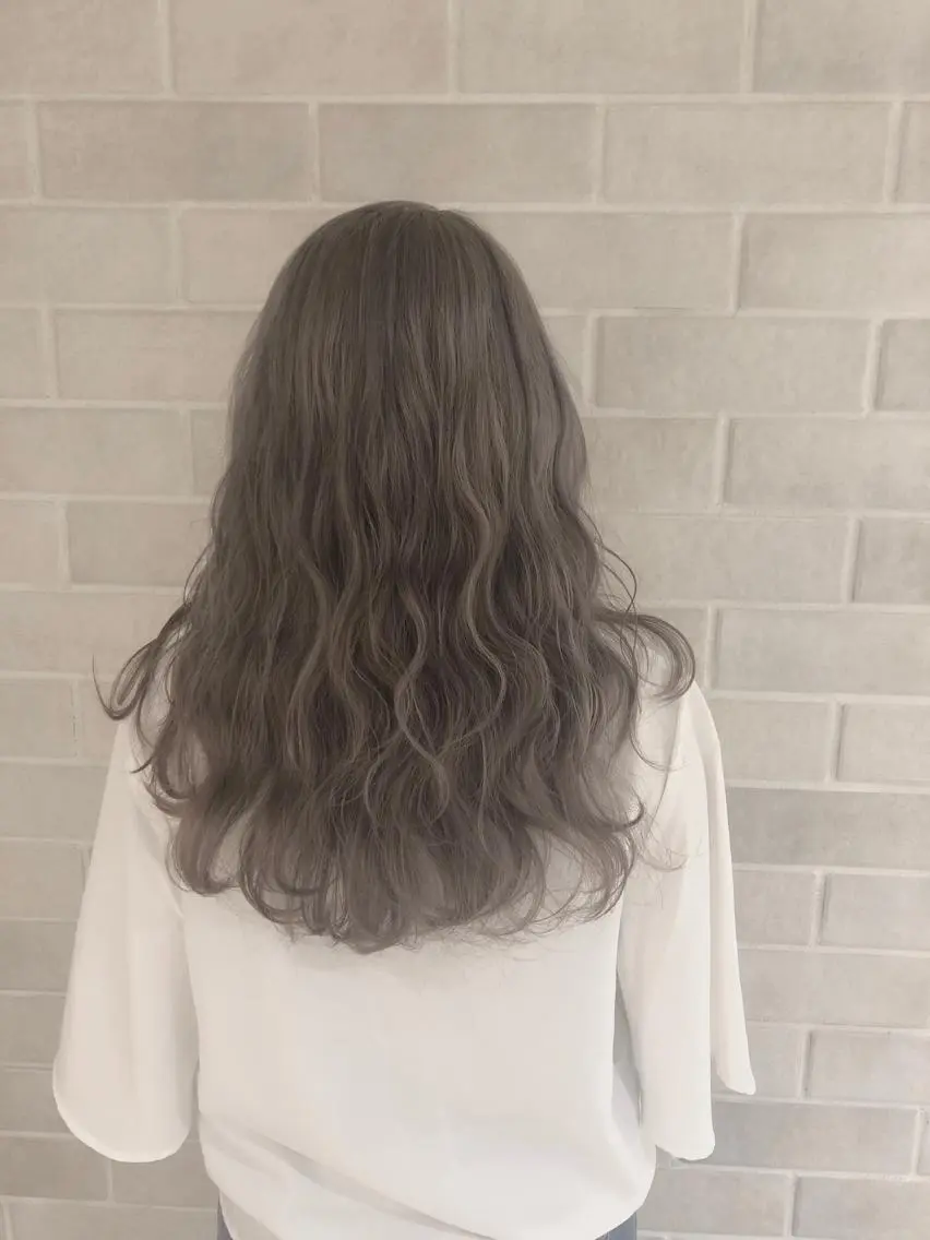 セミロング カラー ブリーチ パープルカラー ヘアカラー 湯田実津希🤎 ﾐﾙｸﾃｨ専門のヘアスタイル