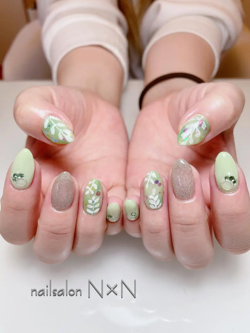 ネイル グリーン ニュアンスネイル ぷっくりネイル nail salon N×Nのネイルデザイン