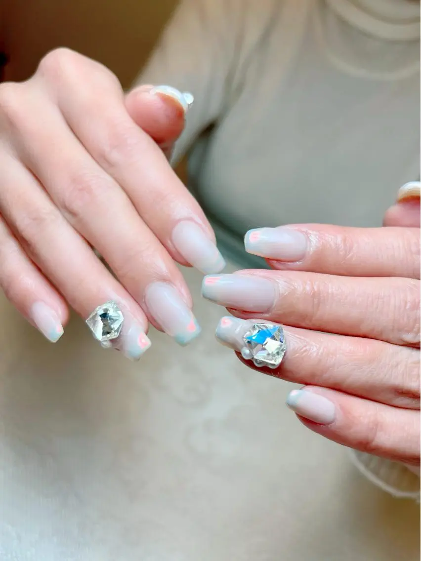 ネイル オーロラネイル フレンチネイル ハンドネイル nail salon 《A.sister》のネイルデザイン