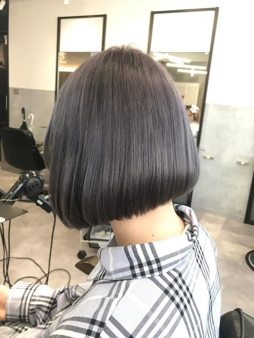 ミディアム カラー ブリーチ グレージュ カット トリートメント 色気レイヤー& ショートはお任せ🌟のヘアスタイル