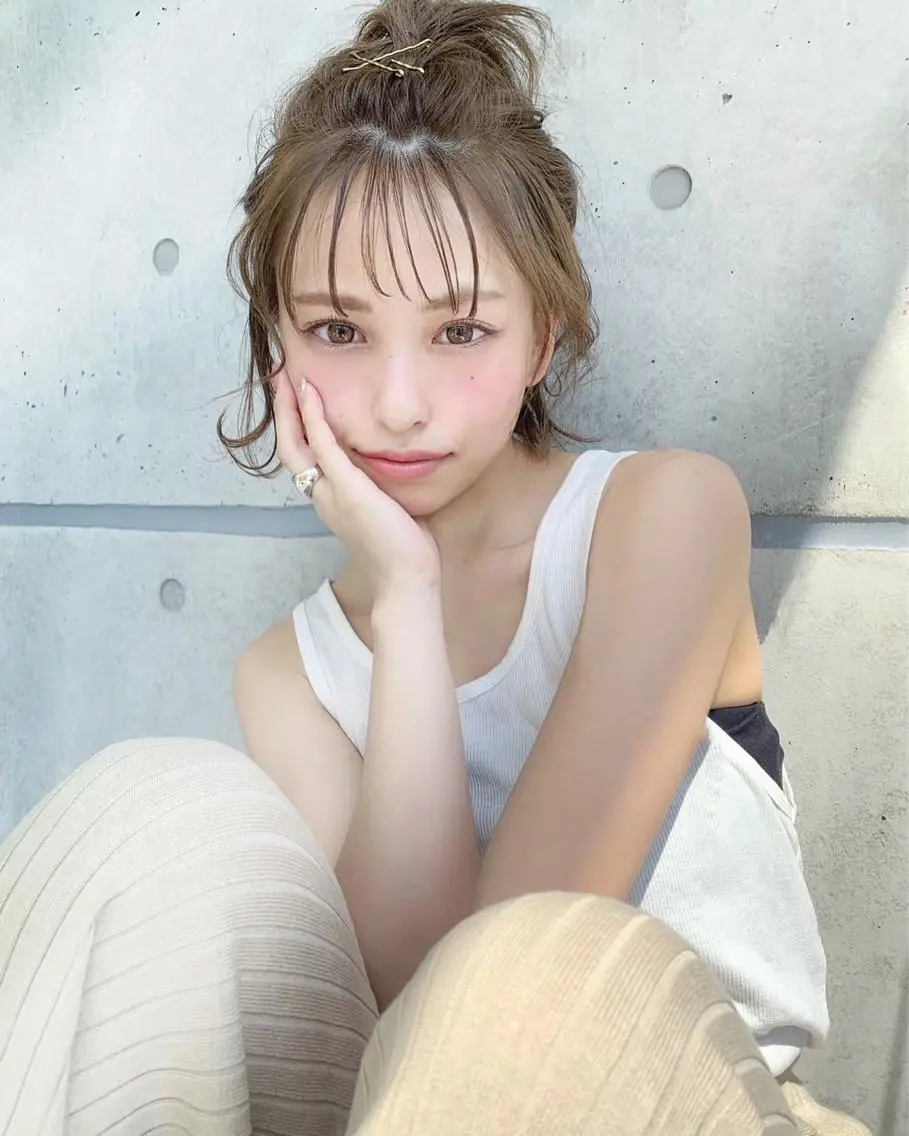 ミディアム パーマ ヘアアレンジ 💗🤍透明感カラー 🤍💗kanonのヘアスタイル