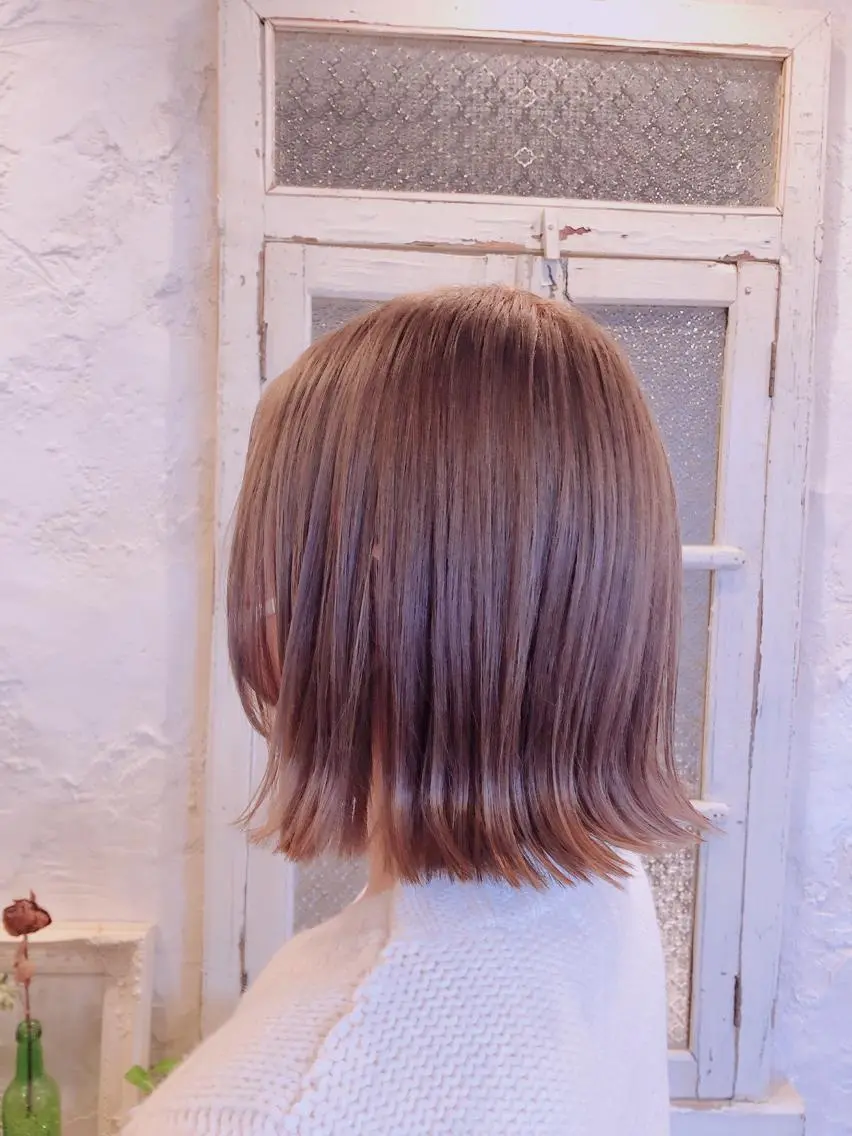 ショート カラー ベージュカラー ブリーチ ミルクティーベージュ サロンドユウ こはるのヘアスタイル