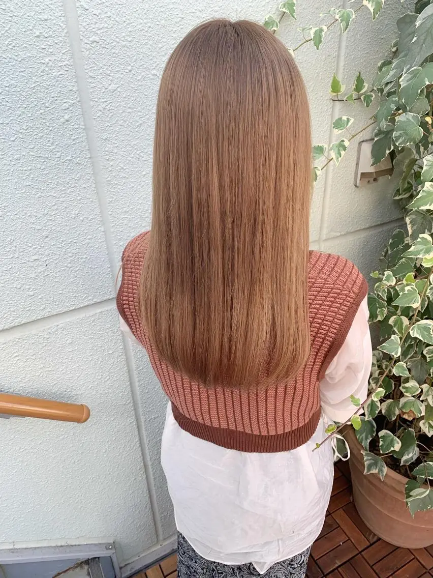 セミロング カラー ベージュカラー ブリーチ ミルクティーベージュ カット特化美容師 齋藤桐のヘアスタイル
