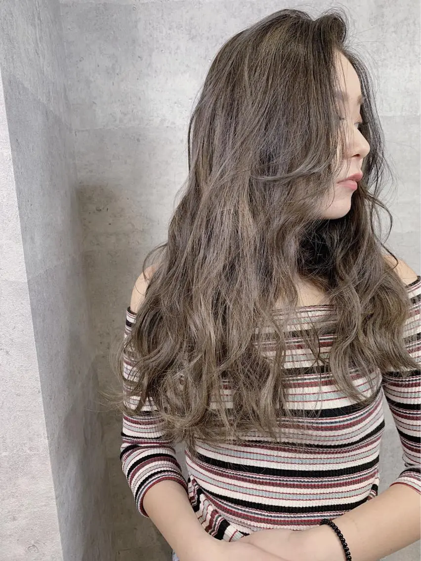 ロング カラー _WHITE+ 南海難波店のヘアスタイル