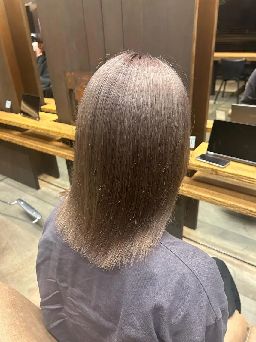ミディアム カラー グレージュ ミルクティーグレージュ 畑中 希望のヘアスタイル
