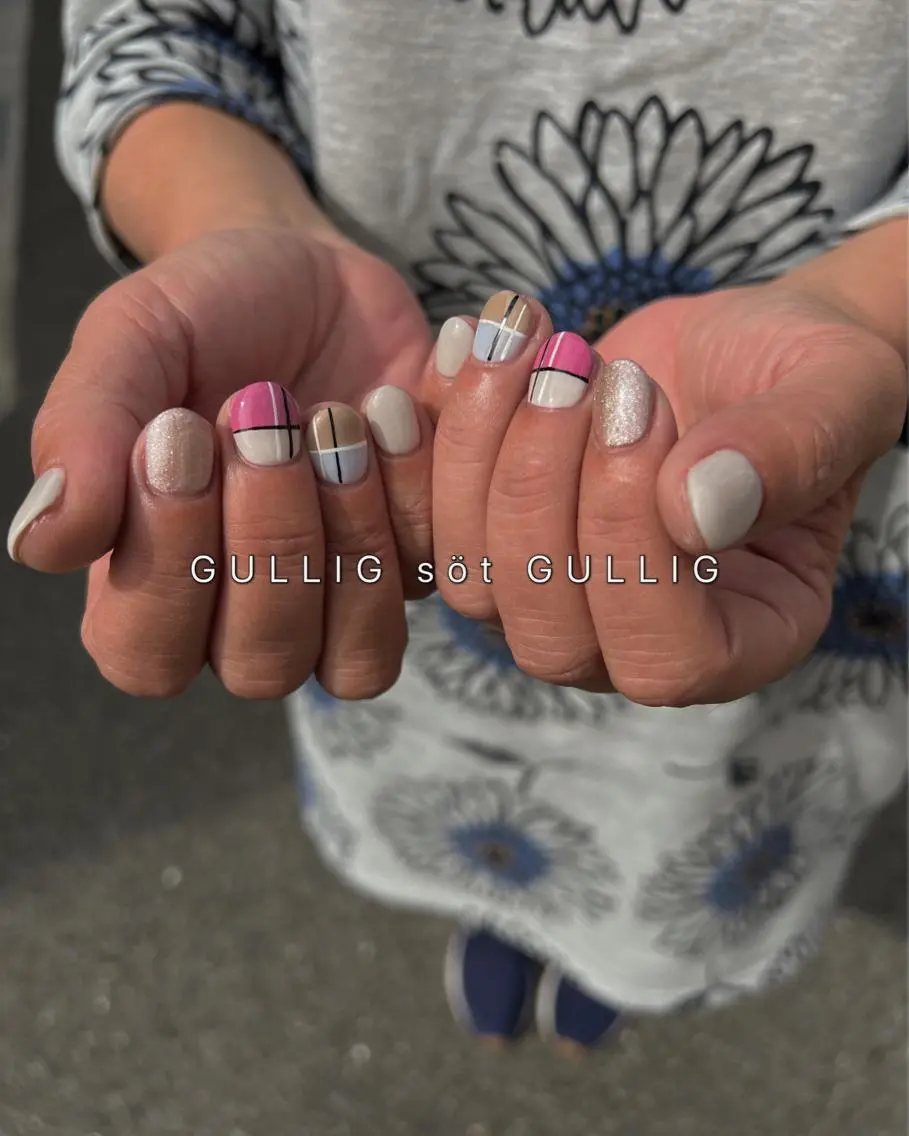 ネイル ハンドネイル GULLIG söt GULLIGのネイルデザイン