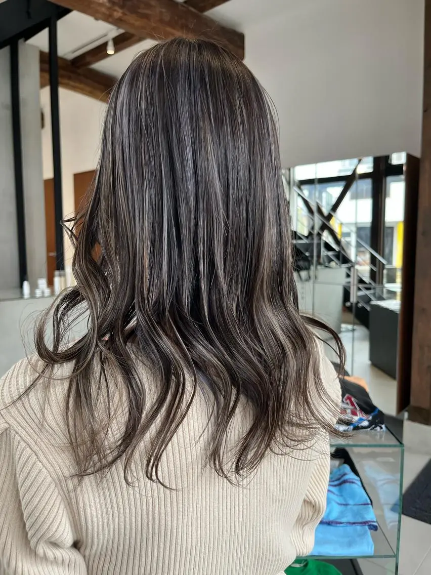 ロング カラー ハイライトカラー ハイライト 林 美優のヘアスタイル