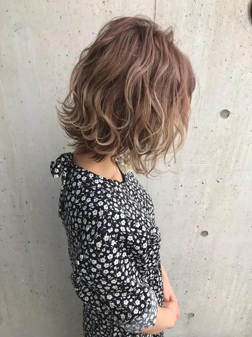 ミディアム 柔らかな縮毛矯正 透明感カラー💫のヘアスタイル