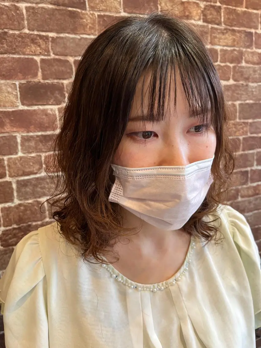 ミディアム カラー パーマ ヘアアレンジ メンズ キッズ ネイル マツエク・マツパ アイブロウ ミディアムパーマ メンズパーマ ブラウンカラー ケアカラー 透明感カラー 久木原 ゆりのヘアスタイル