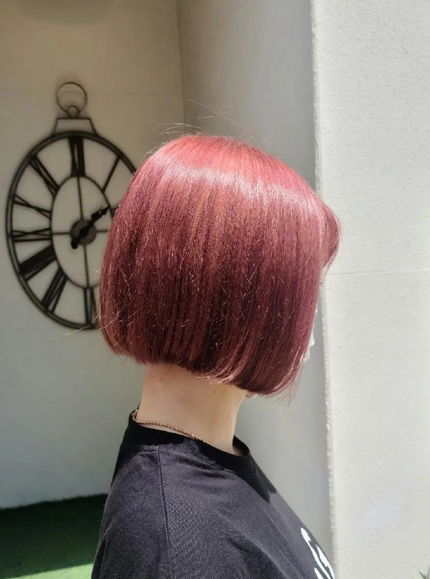 ショート カラー ブリーチ 赤松 摩美のヘアスタイル
